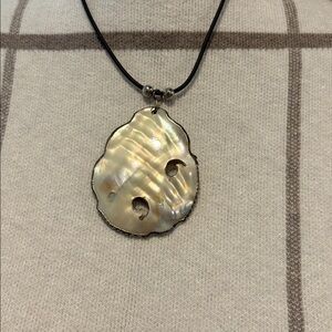 Necklace Pendant Shell 2.5” Unbranded fashion with black cord  11”